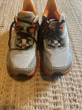 Altra men’s Gray and Orange Trail Sneakers